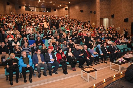 Vali Soytürk ve eşi Nurdan Soytürk Nadide Türk Müzik Topluluğu'nun Konserine Katıldı 